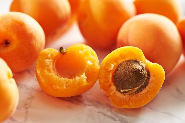 apricot exports Greece, greek apricots, greek fruit export Europe